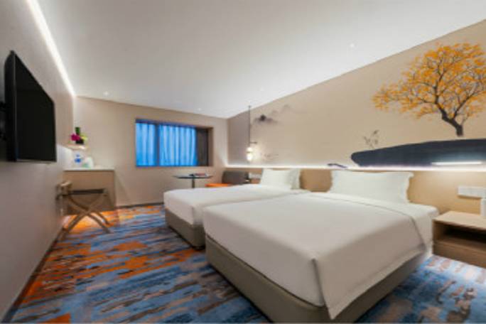 Twin Bedroom