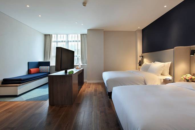 Twin Bedroom