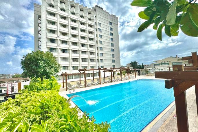 Best Western Plus Khan Hotel