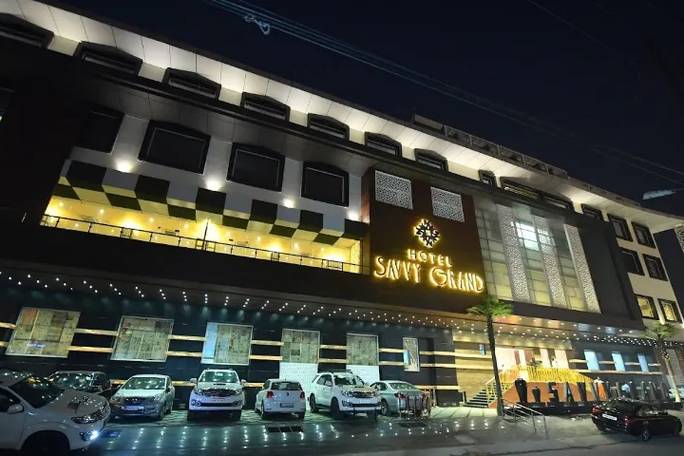 Hotel Savvy Grand Lucknow