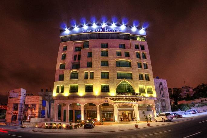 Exterior of Meneur Hotel