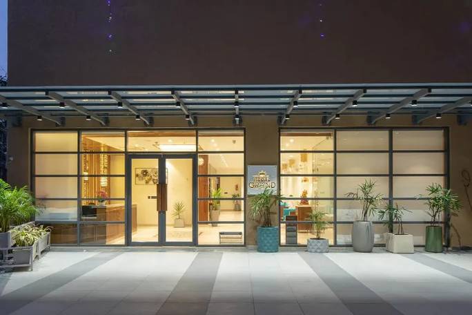 Hotel Regal Grand Awadhpuri