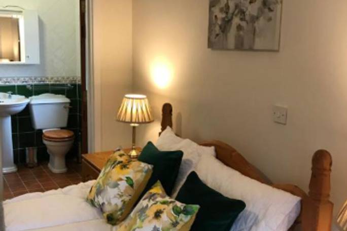 Classic accommodation example