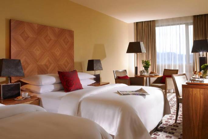 Classic accommodation example