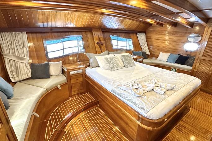 Grand Master Double Cabin