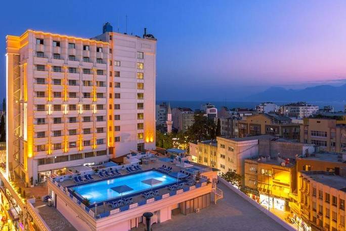 Best Western Plus Khan Hotel