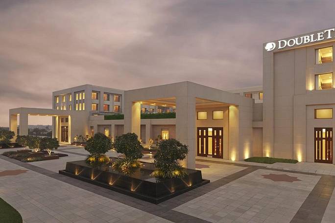 DoubleTree by Hilton Hotel Agra – 5-Star Accommodation