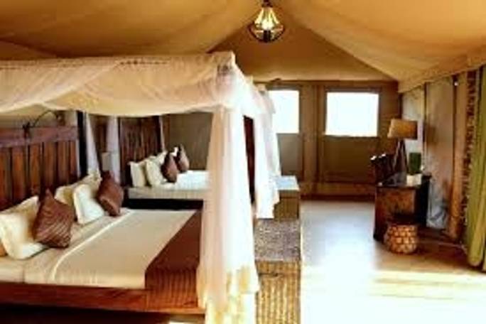 TWIN ROOM AT SERENGETI SAFARI LODGE