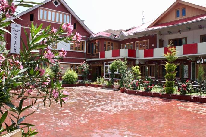 Walisons Hotel or similar - Srinagar