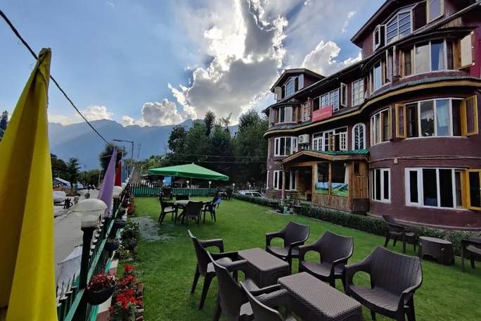 Hotel Bombay Palace or similar - Pahalgam