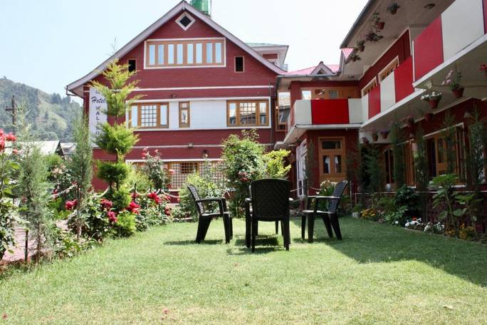 Walisons Hotel or similar - Srinagar