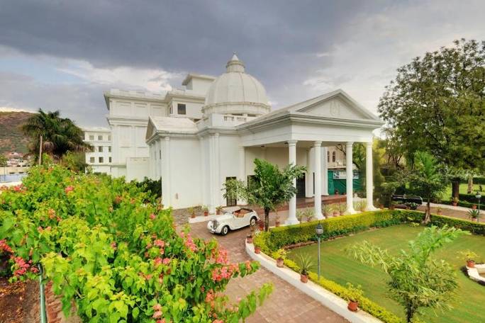 Hotel Hadoti Palace or similar - Bundi