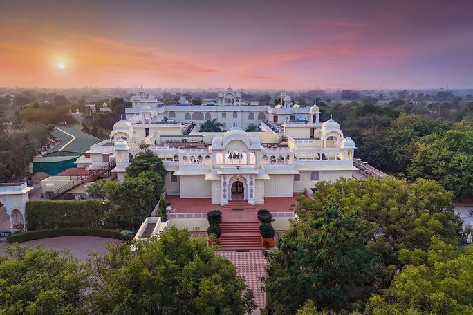 The Tigress Resort And Spa or similar - Ranthambore National Park