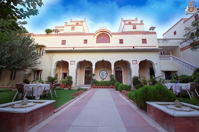 Hotel Mandawa Haveli or similar - Mandawa