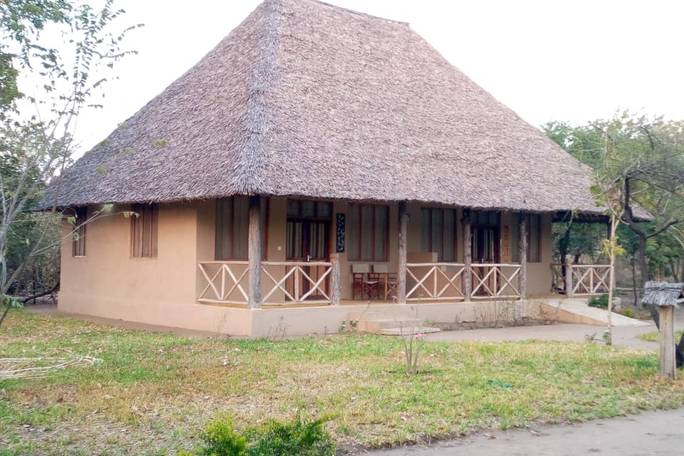 Mloka Safari Lodge