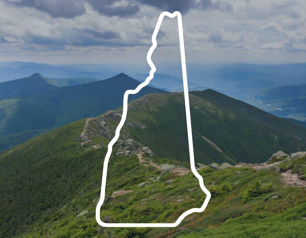 The green-topped trails of Franconia Ridge in the summer time