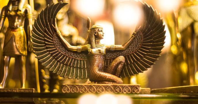 Un objet en or de l'Égypte ancienne brille au Musée égyptien du Caire