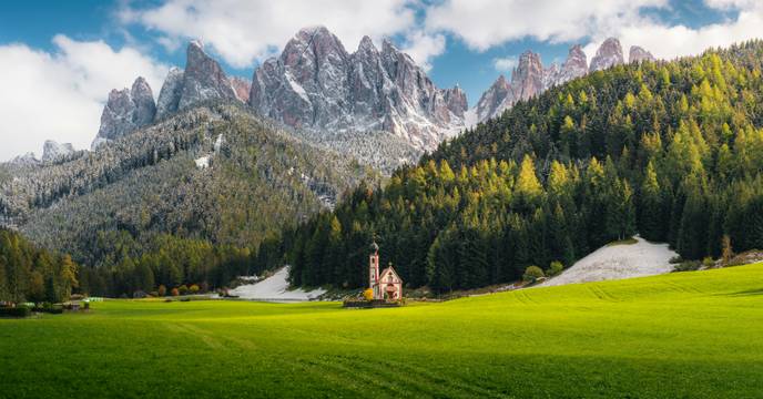 Picturesque Val di Funes