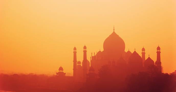 Fog over Taj Mahal