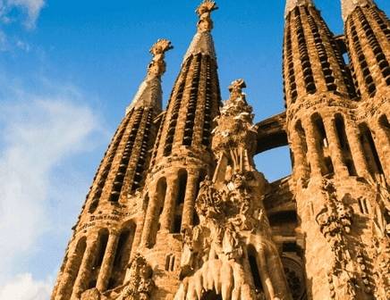 la sagrada familia in barcelona