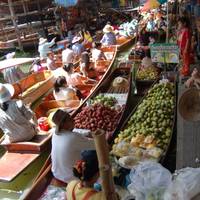 Photo de voyageur Petit groupe : Marché flottant de Damnoen et marché des trains #1