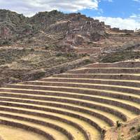 Photo de voyageur Vallée sacrée, petit sentier inca et montagne de l