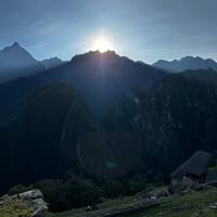 Photo de voyageur Vallée sacrée, petit sentier inca et montagne de l
