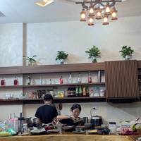 Photo de voyageur Cours de cuisine en petit groupe avec visite du marché : Cueillette gratuite, livre de recettes, vin à volonté et bien plus encore ! #2