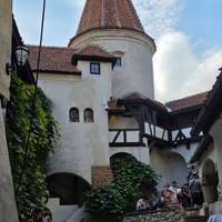 Photo de voyageur Visite privée de 3 jours du meilleur de la Roumanie au départ de Bucarest : Château de Peles, château de Bran, sanctuaire des ours, Brasov, Sighisoara, Viscri, forteresse de Rasnov et monastère de Snagov avec prise en charge et retour à l