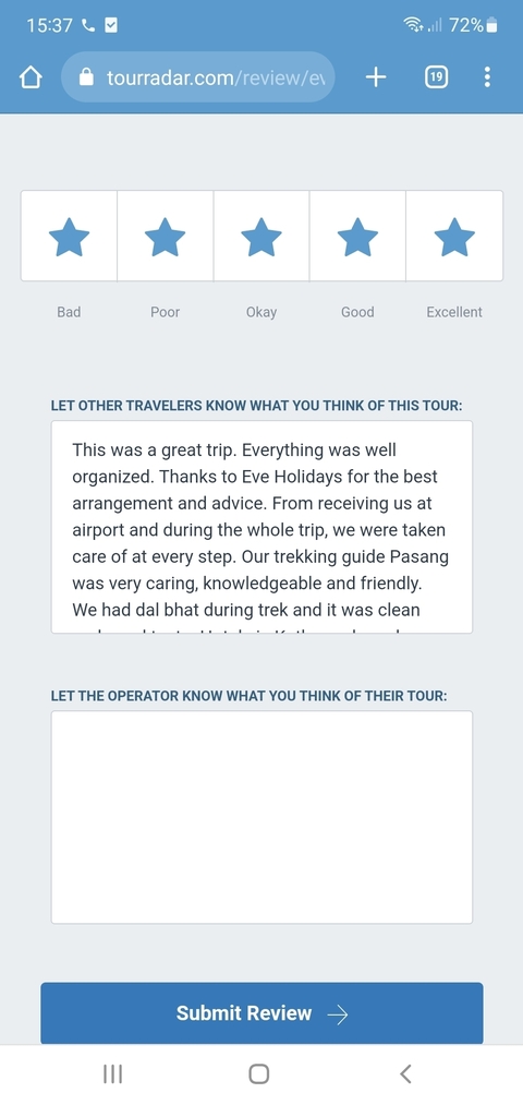 Close-up of a text review with comments about a trip.