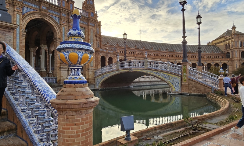 Plaza de España with bridge and canal.