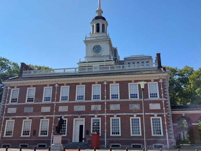 Independence Hall with a clear blue sky in Philadelphia.