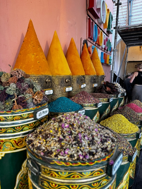 A vibrant spice market with a variety of colors.