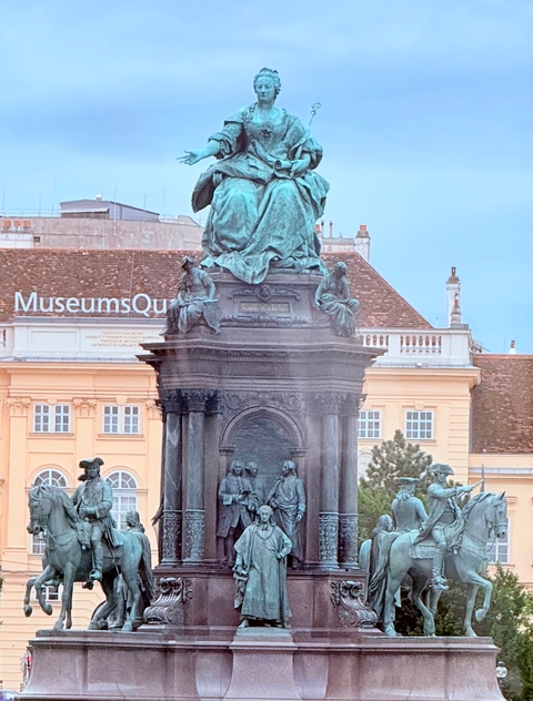 Statue in front of MuseumsQuartier building