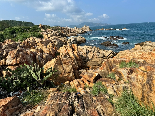 Rocky coastal landscape with views of the ocean