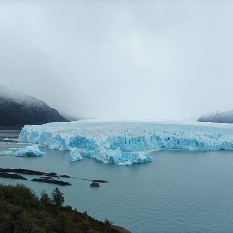 Expansive view of a glacier landscape.