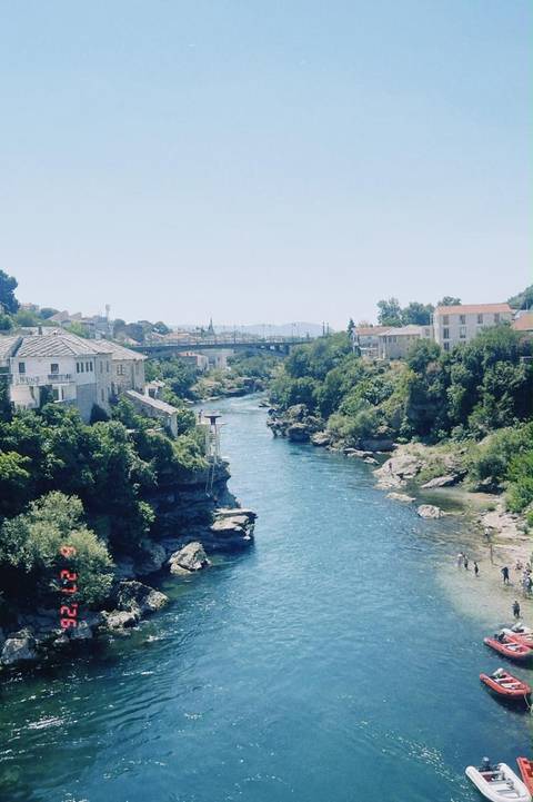 Photo d'avis client sur Hors-saison Bosnie + Monténégro 5 jours de découverte au départ de Dubrovnik. Kotor. Budva. Ostrog. Mostar. Chute d'eau de Kravica. Trebinje. Sites de l'UNESCO. Nature. Architecture. Culture. Vin. Cuisine. Histoire. Vieilles villes. Anciens monastèr…