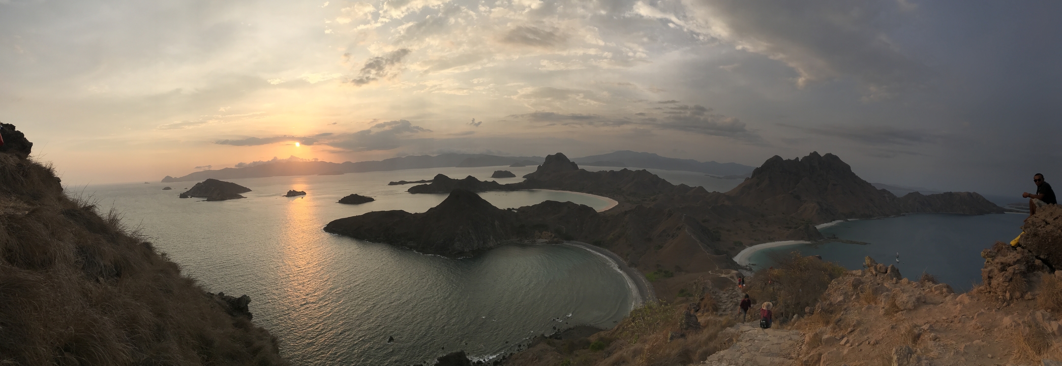 Panoramic view of islands and the sea at sunrise.
