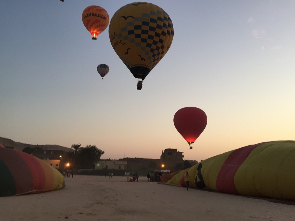 Montgolfières au petit matin.