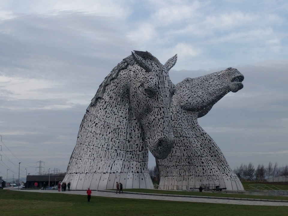 Grandes sculptures équines connues sous le nom de The Kelpies.
