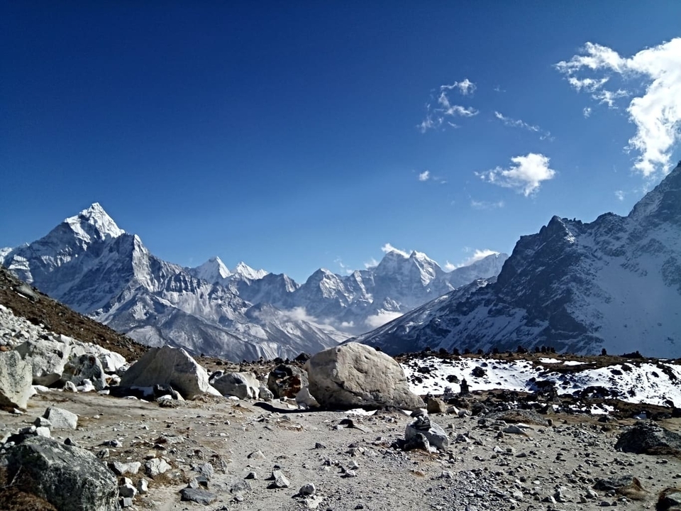 Vue majestueuse de la chaîne de montagnes de l'Himalaya.