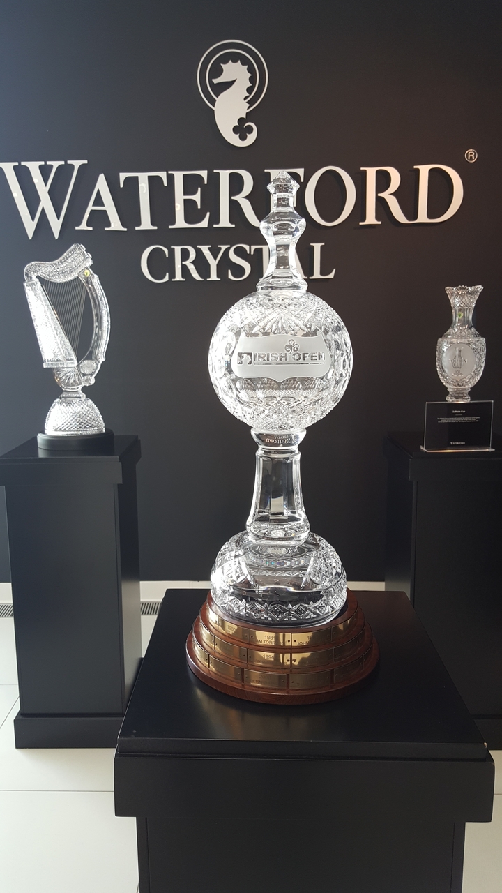 Trophée de l'Open d'Irlande exposé dans un musée.