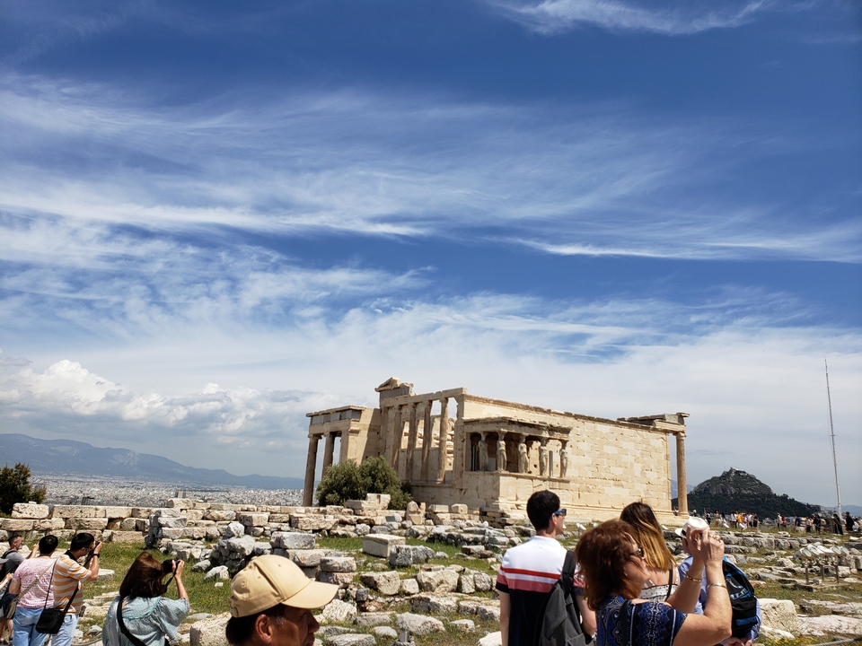 Le temple antique de l'Érechthéion à Athènes, Grèce.