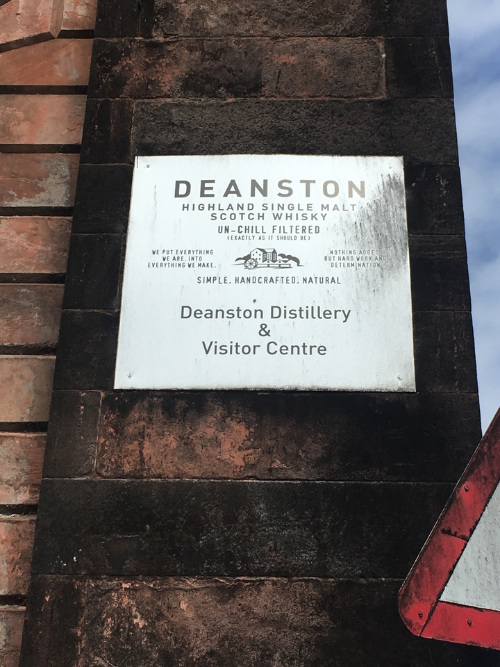 Panneau pour la Distillerie Deanston et Centre des Visiteurs.
