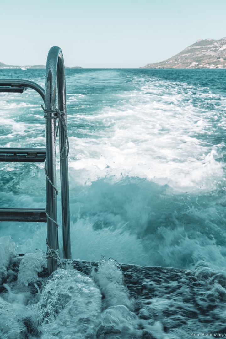 Vagues créées par un bateau