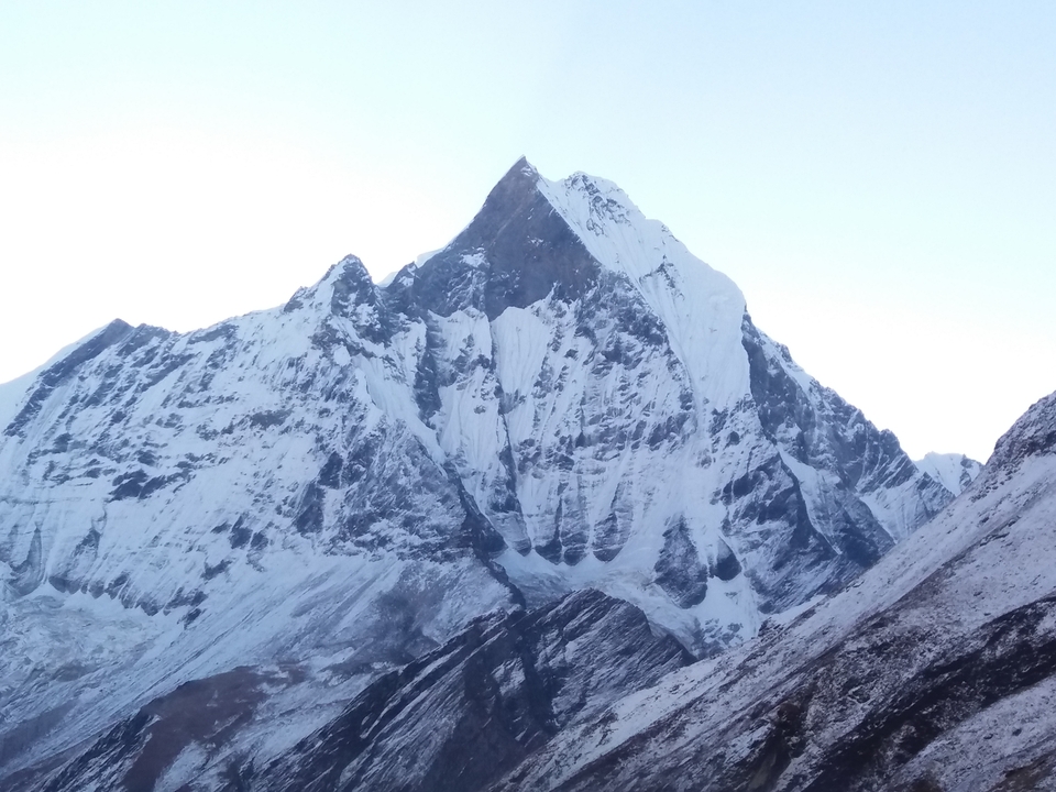 Sommet de montagne enneigé.