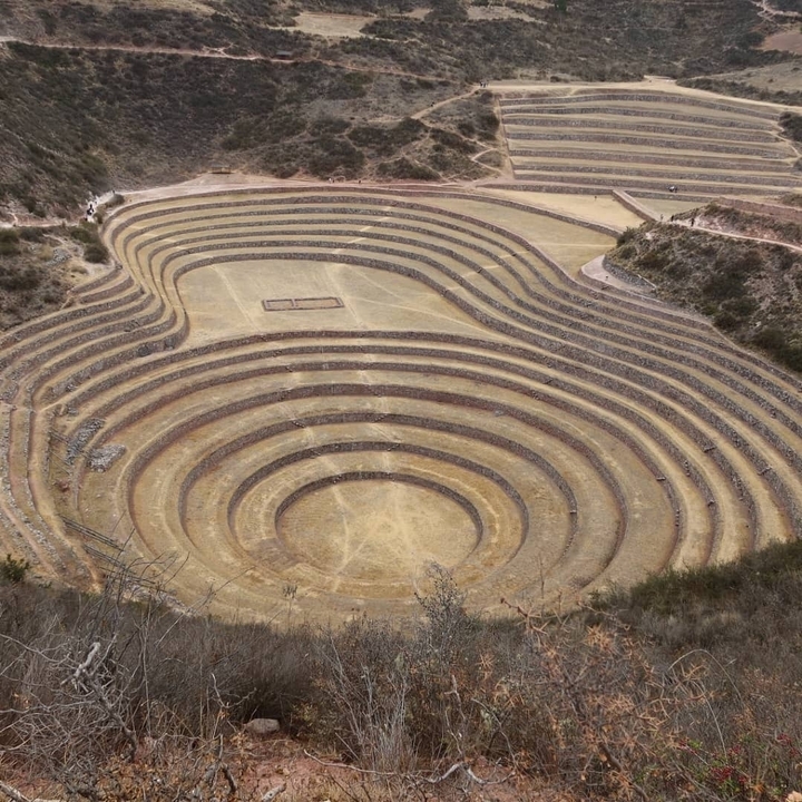Dépressions circulaires en terrasses à Moray.