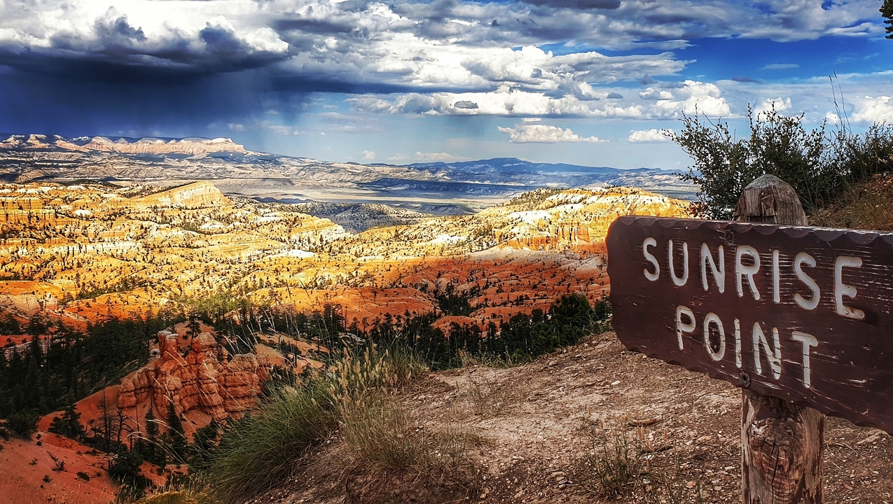 Panneau de Sunrise Point avec un paysage de Bryce Canyon.