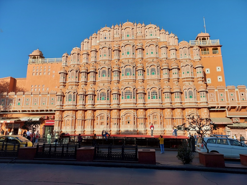 Façade du Hawa Mahal, Jaipur avec des piétons
