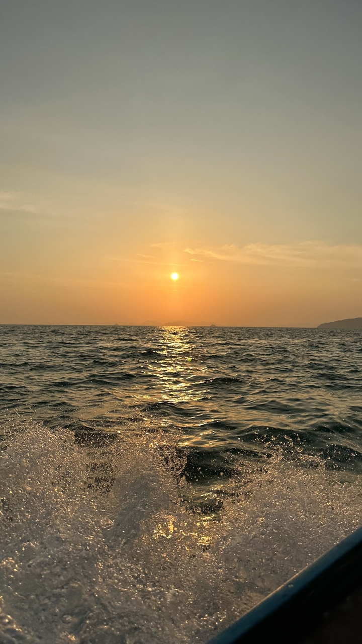 Serene sunset over the ocean.